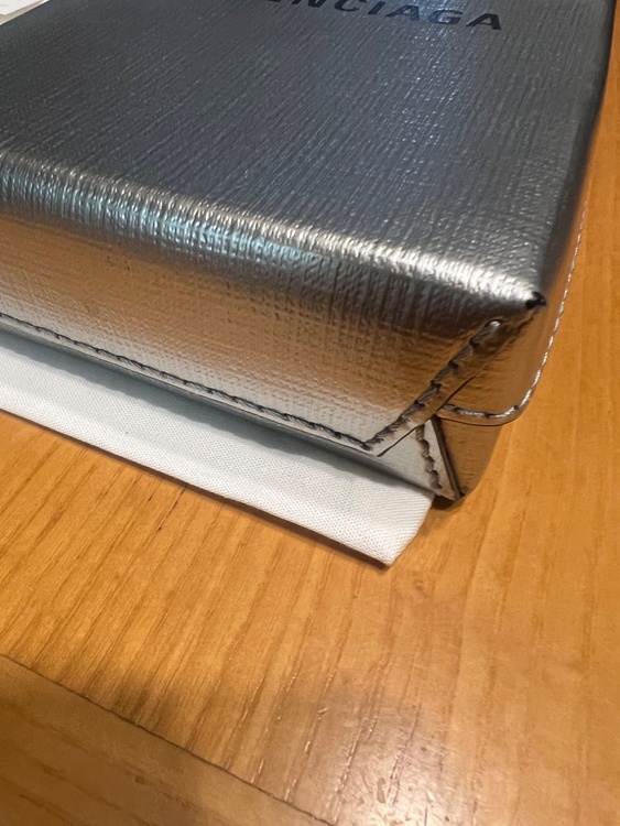 バレンシアガ フォンバッグ（ブランドバッグ）の商品画像 - 査定依頼日：2026年1月28日 - 最高査定価格：50,000円