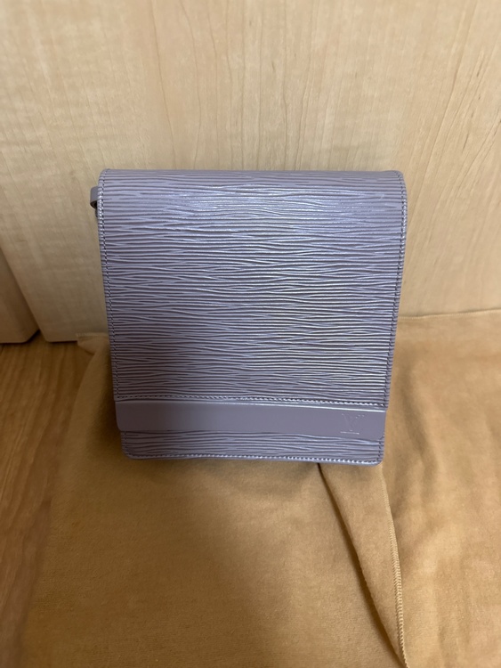 譲り受けたものなので不明です（ブランドバッグ）の商品画像 - 査定依頼日：2026年9月1日 - 最高査定価格：35,000円