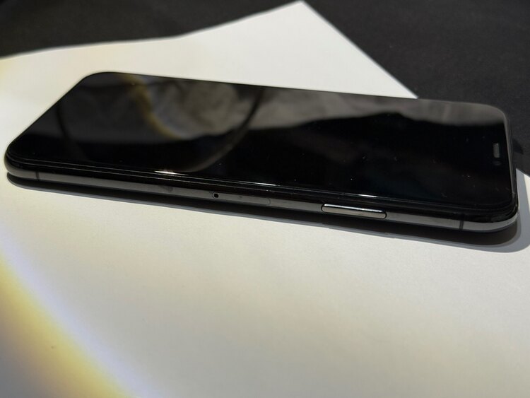 iPhoneXs 256G スペースグレー（スマホ）の商品画像 - 査定依頼日：2025年4月18日 - 最高査定価格：17,000円