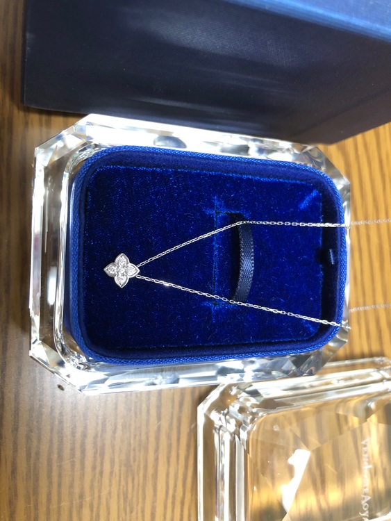 APVN211340DI（金・貴金属）の商品画像 - 査定依頼日：2025年10月5日 - 最高査定価格：100,000円