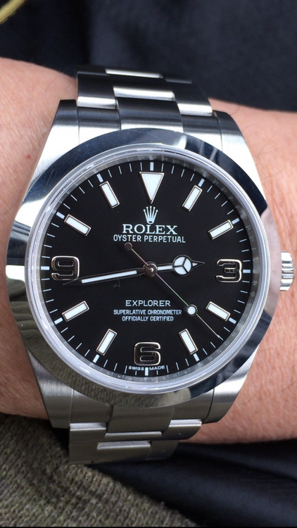 ロレックス エクスプローラー 214270（高級時計）の商品画像 - 査定依頼日：2025年12月19日 - 最高査定価格：1,100,000円