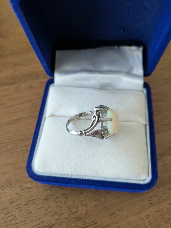 オパールリング（金・貴金属）の商品画像 - 査定依頼日：2025年10月10日 - 最高査定価格：100,000円