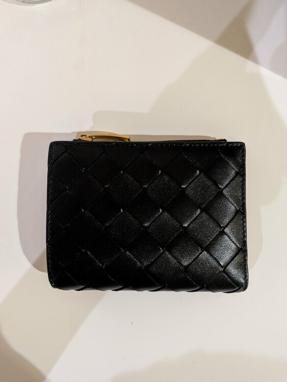 ボッテガ・ヴェネタ  （ブランドバッグ）の商品画像 - 査定依頼日：2026年4月27日 - 最高査定価格：30,000円