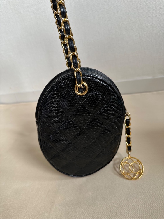 希少 ヴィンテージ CHANEL リザード オーバル チェーンショルダーバッグ（ブランドバッグ）の商品画像 - 査定依頼日：2026年8月21日 - 最高査定価格：90,000円