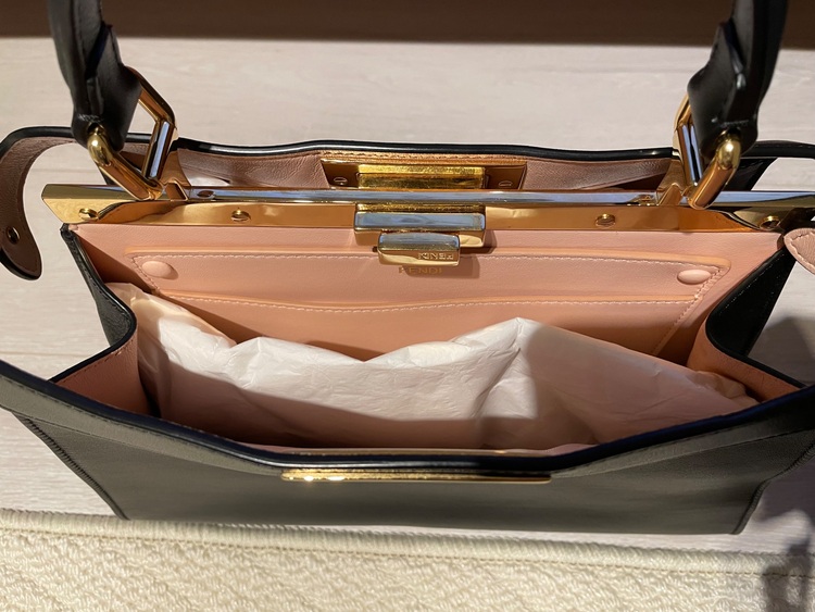 フェンディ  （ブランドバッグ）の商品画像 - 査定依頼日：2025年9月2日 - 最高査定価格：230,000円