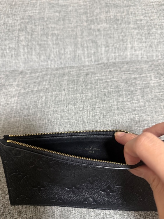 財布（ブランド財布・小物）の商品画像 - 査定依頼日：2025年11月29日 - 最高査定価格：100,000円