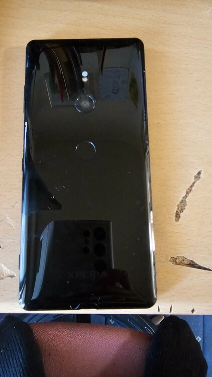 Xperia XZ3 SOV39（スマホ）の商品画像 - 査定依頼日：2025年12月6日 - 最高査定価格：100,000円