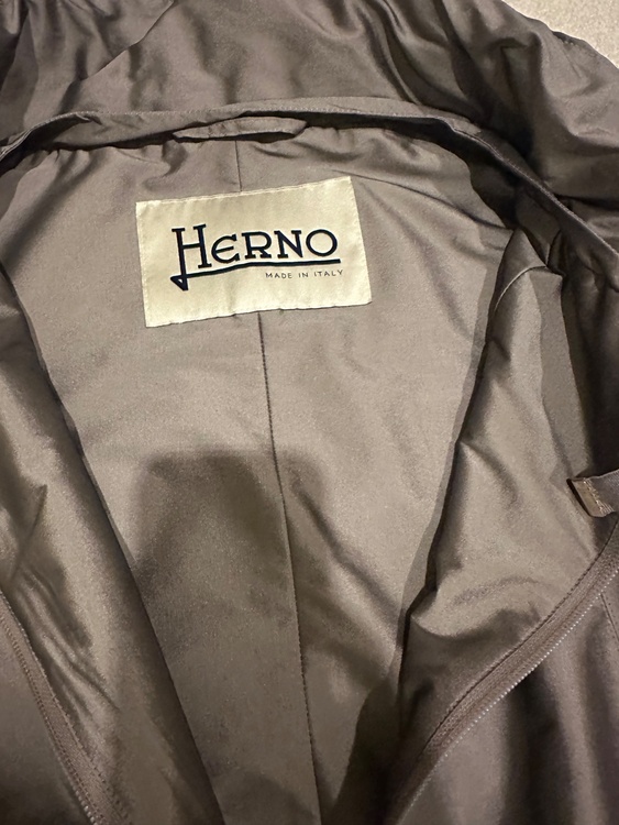ヘルノ スプリングコート（古着・ファッション）の商品画像 - 査定依頼日：2025年12月23日 - 最高査定価格：7,000円