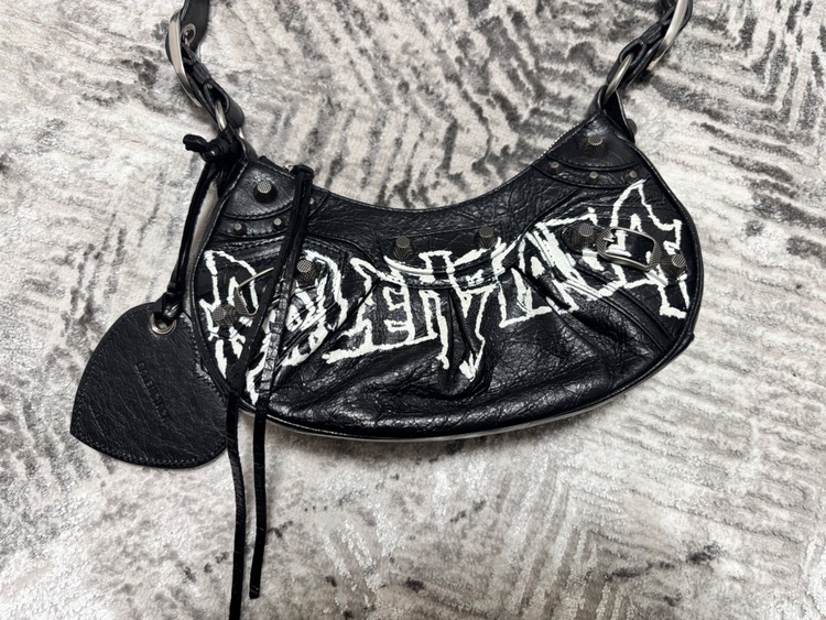 Le cagole xs DIY METAL（ブランドバッグ）の商品画像 - 査定依頼日：2026年3月22日 - 最高査定価格：160,000円