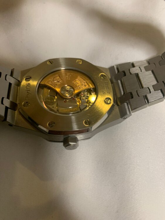 オーデマピゲ ロイヤルオーク （高級時計）の商品画像 - 査定依頼日：2025年4月11日 - 最高査定価格：4,200,000円