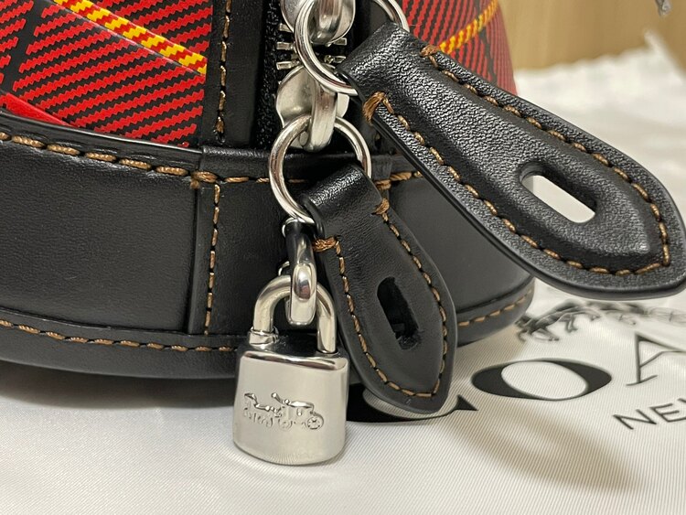 その他 コーチ （ブランドバッグ）の商品画像 - 査定依頼日：2024年12月27日 - 最高査定価格：3,500円