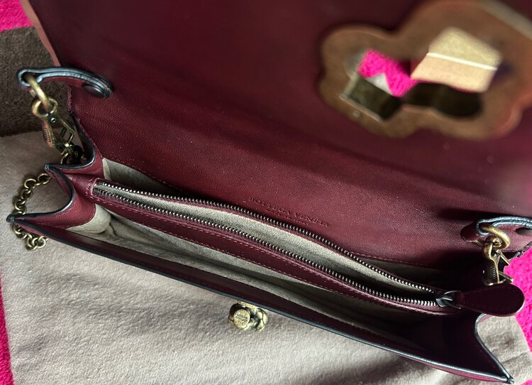 ショルダーバッグ（ブランドバッグ）の商品画像 - 査定依頼日：2025年4月17日 - 最高査定価格：70,000円