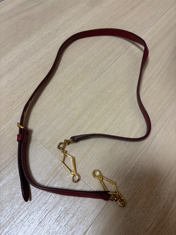 ミュウミュウ  （ブランドバッグ）の商品画像 - 査定依頼日：2025年10月22日 - 最高査定価格：15,000円