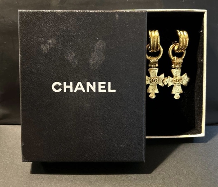 CHANELイヤリング（ブランド財布・小物）の商品画像 - 査定依頼日：2026年9月10日 - 最高査定価格：45,000円