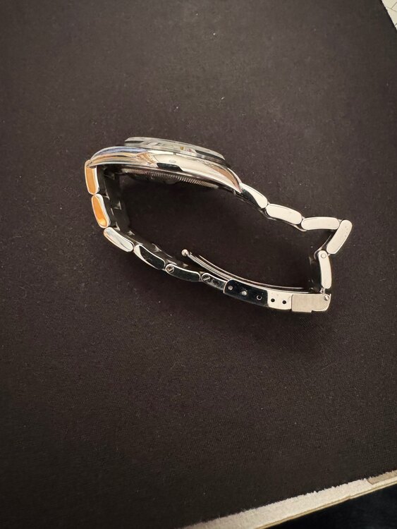 ロレックス エクスプローラー 11427（高級時計）の商品画像 - 査定依頼日：2025年1月19日 - 最高査定価格：800,000円