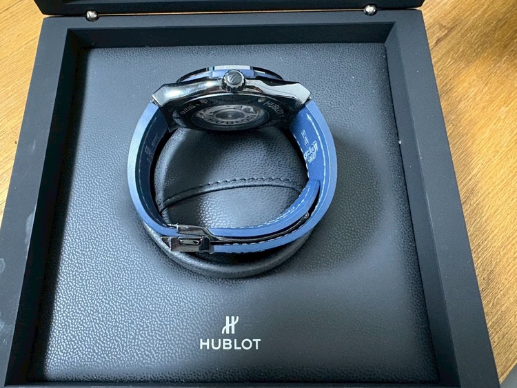 ウブロ クラシックフュージョン （高級時計）の商品画像 - 査定依頼日：2026年1月25日 - 最高査定価格：550,000円