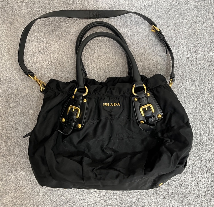 プラダ  （ブランドバッグ）の商品画像 - 査定依頼日：2026年3月13日 - 最高査定価格：50,000円