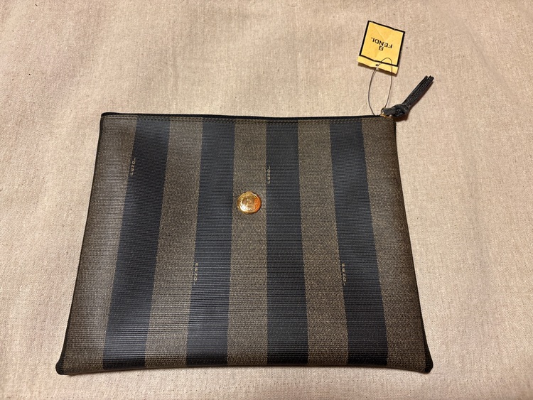 クラッチ　セカンド　バッグ　（ブランドバッグ）の商品画像 - 査定依頼日：2025年10月3日 - 最高査定価格：25,000円