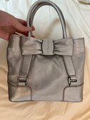 フェラガモ  リボントートバッグ（ブランドバッグ）の商品画像 - 美品 - 査定完了日：2025.03.10 - 最高査定価格：7,000円