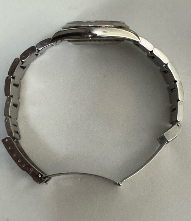 ロレックス エクスプローラー （高級時計）の商品画像 - 査定依頼日：2025年2月20日 - 最高査定価格：800,000円