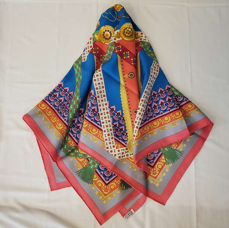 エルメスカレ90（古着・ファッション）の商品画像 - 査定依頼日：2025年4月27日 - 最高査定価格：13,000円