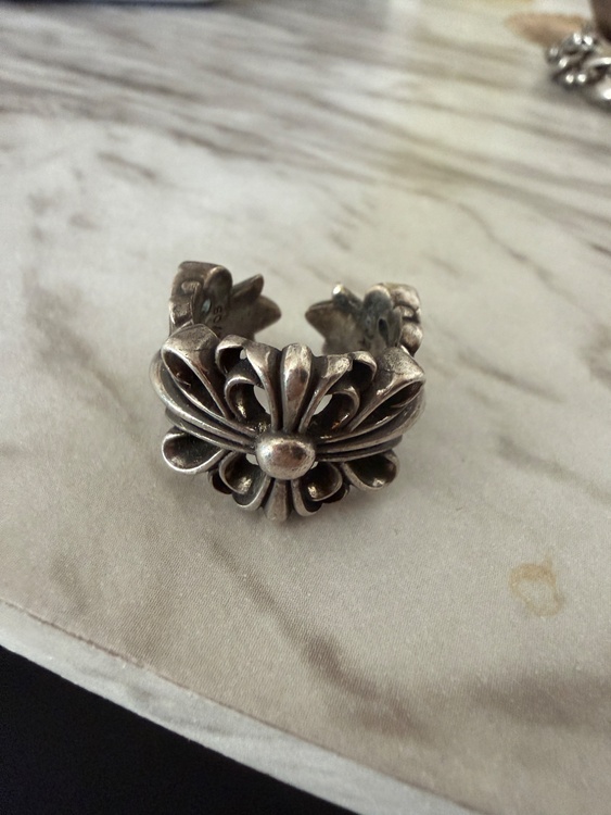 ダブルフローラルクロスリング（古着・ファッション）の商品画像 - 査定依頼日：2026年3月28日 - 最高査定価格：100,000円