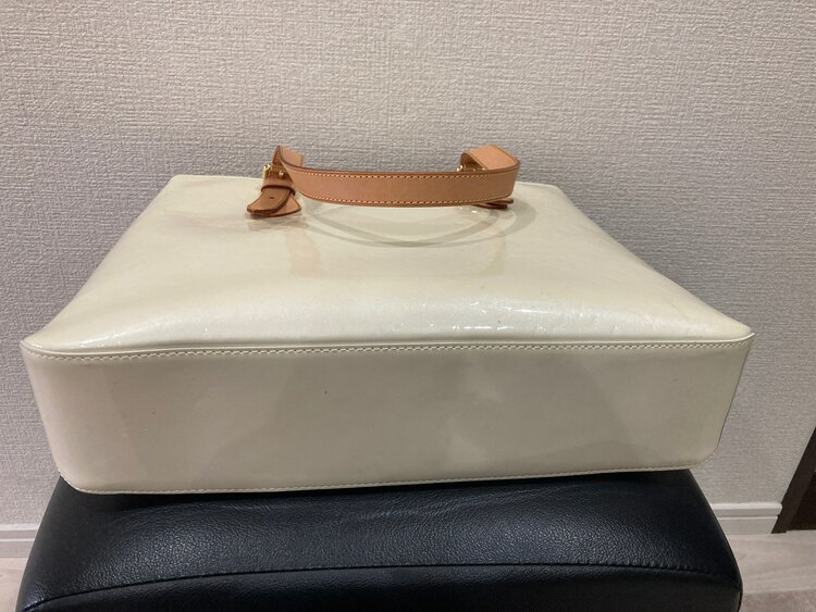 ヴェルニ（ブランドバッグ）の商品画像 - 査定依頼日：2025年5月18日 - 最高査定価格：30,000円