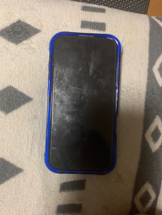 iPhone iPhone 16 128GB au（スマホ）の商品画像 - 査定依頼日：2026年5月29日 - 最高査定価格：80,000円
