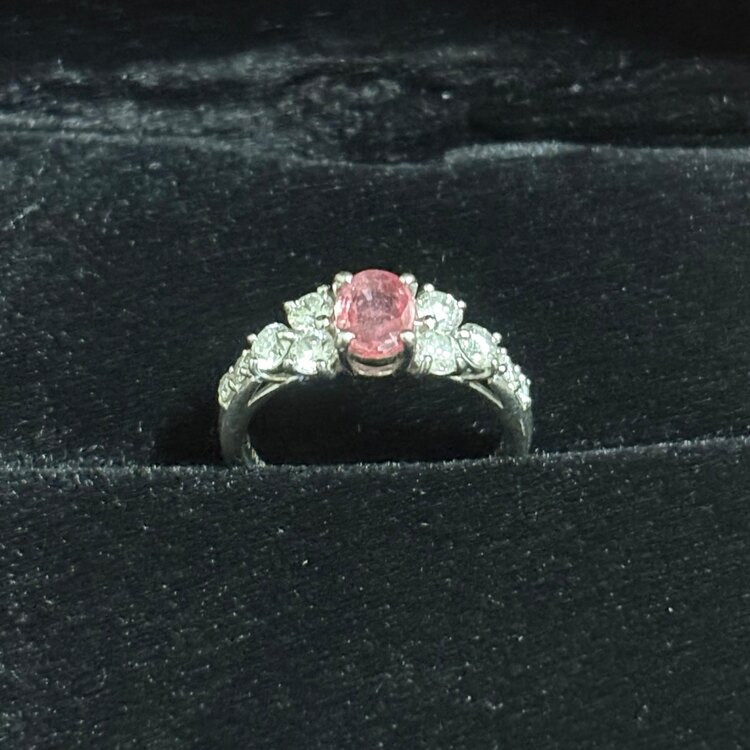  パパラチャサファイアリング(宝石鑑定書あり、脇石天然ダイアモンド)（宝石）の商品画像 - 査定依頼日：2025年5月20日 - 最高査定価格：70,000円