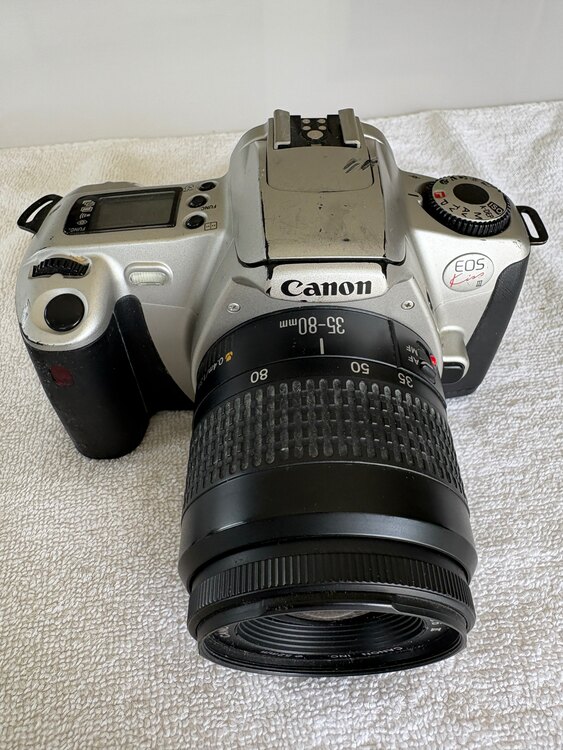 EOS kiss3（カメラ）の商品画像 - 査定依頼日：2025年5月3日 - 最高査定価格：800円