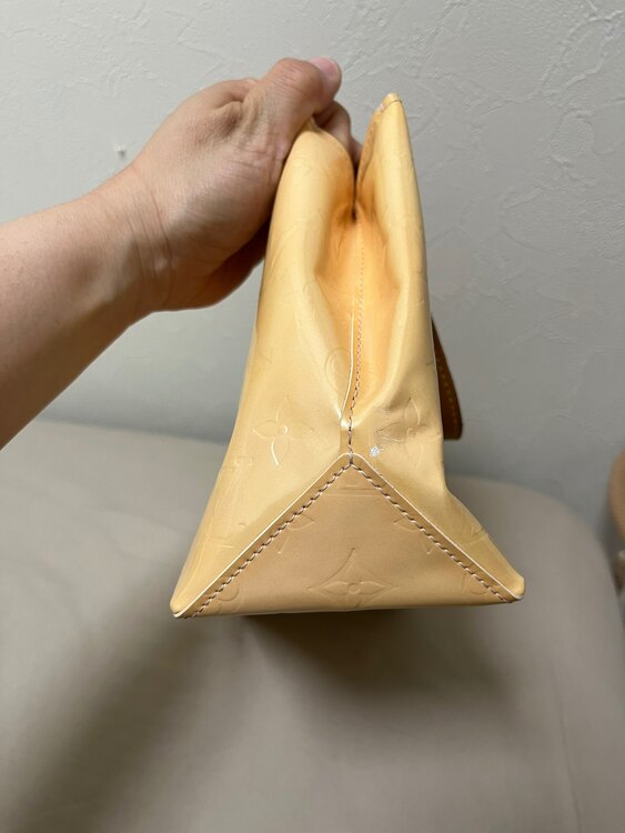 ヴェルニ　マシュマロピンク（ブランドバッグ）の商品画像 - 査定依頼日：2025年4月29日 - 最高査定価格：9,000円