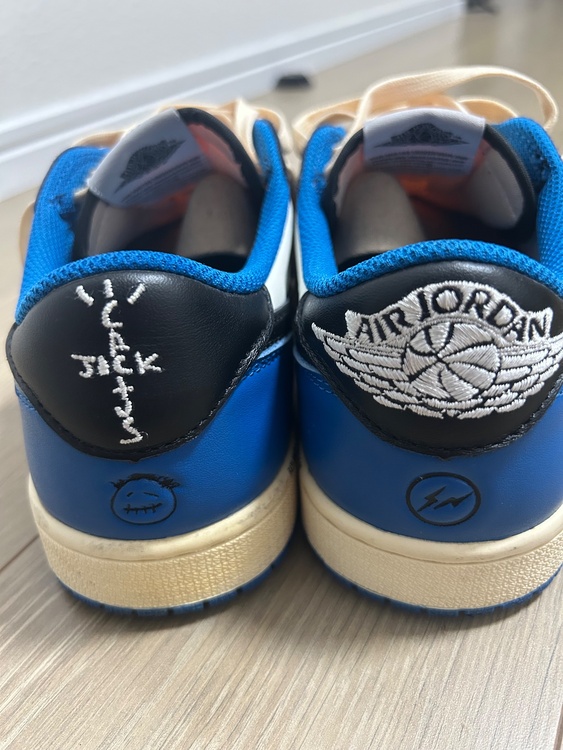 Travis Scott Fragment Nike Air Jordan 1（古着・ファッション）の商品画像 - 査定依頼日：2026年6月16日 - 最高査定価格：100,000円