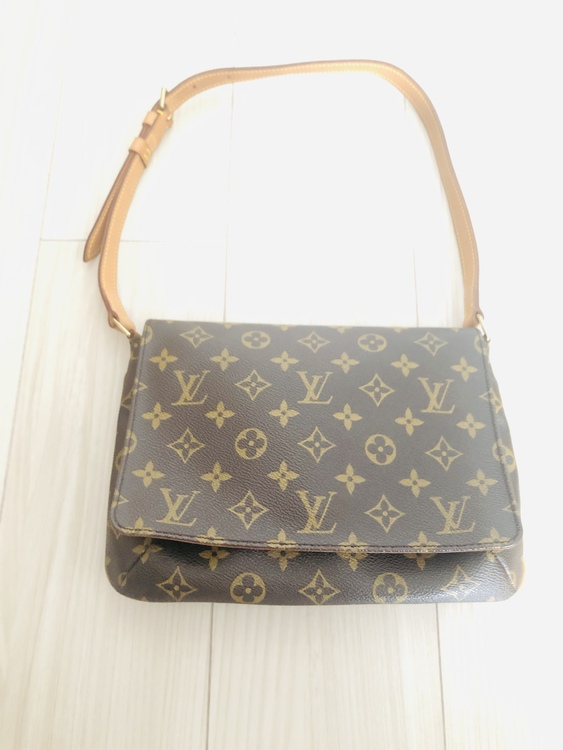 ショルダー（ブランドバッグ）の商品画像 - 査定依頼日：2022年5月14日 - 最高査定価格：61,000円