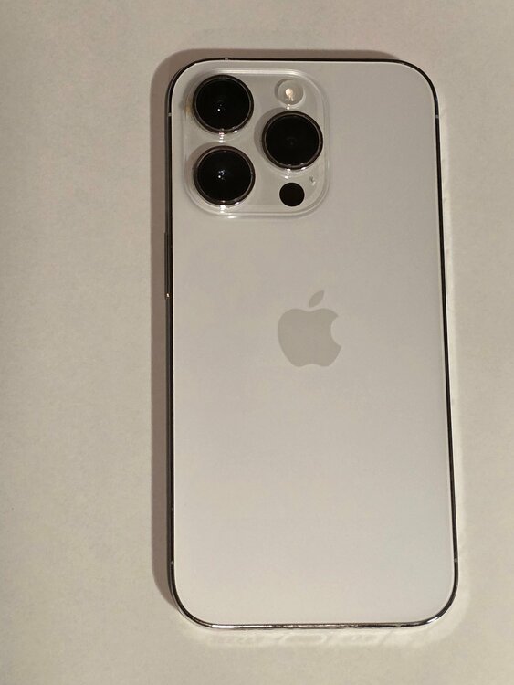 iPhone14PRO　128gb　ゴールド（スマホ）の商品画像 - 査定依頼日：2026年8月17日 - 最高査定価格：70,000円
