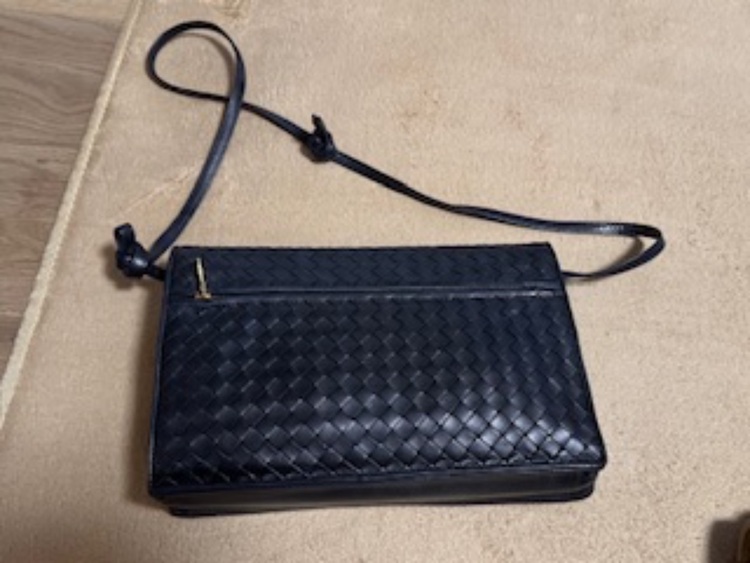 イントレチャート（ブランドバッグ）の商品画像 - 査定依頼日：2025年7月20日 - 最高査定価格：35,000円