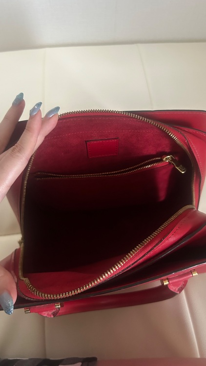 エピパンヌフ（ブランドバッグ）の商品画像 - 査定依頼日：2025年8月21日 - 最高査定価格：80,000円