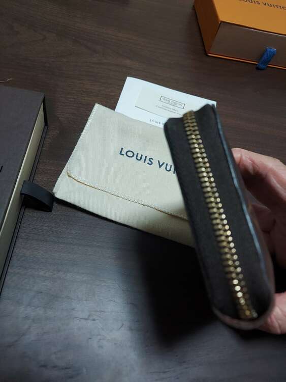 ジッピーコインパース（ブランド財布・小物）の商品画像 - 査定依頼日：2025年1月26日 - 最高査定価格：25,000円