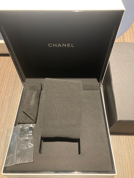 シャネル J12 38mmアンタイトルく（高級時計）の商品画像 - 査定依頼日：2026年1月17日 - 最高査定価格：370,000円