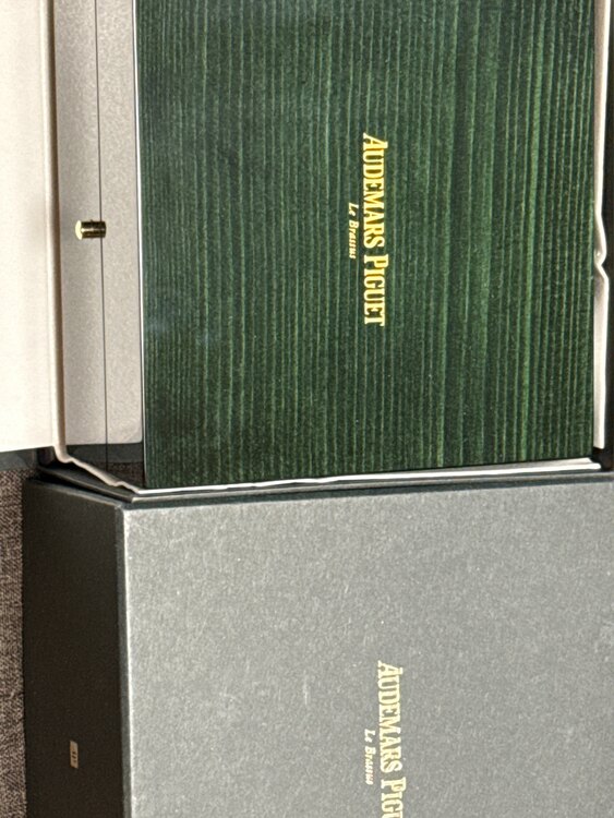 オーデマピゲ ロイヤルオーク 67651ST.ZZ.1261ST.0（高級時計）の商品画像 - 査定依頼日：2025年3月31日 - 最高査定価格：3,350,000円