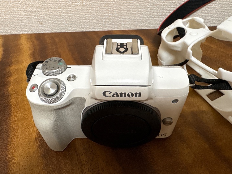 Canon kiss EOS M2（カメラ）の商品画像 - 査定依頼日：2026年7月29日 - 最高査定価格：75,000円