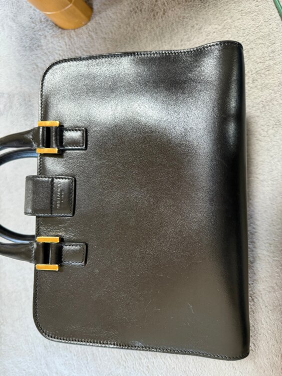 イブサンローラン  （ブランドバッグ）の商品画像 - 査定依頼日：2025年5月24日 - 最高査定価格：33,000円