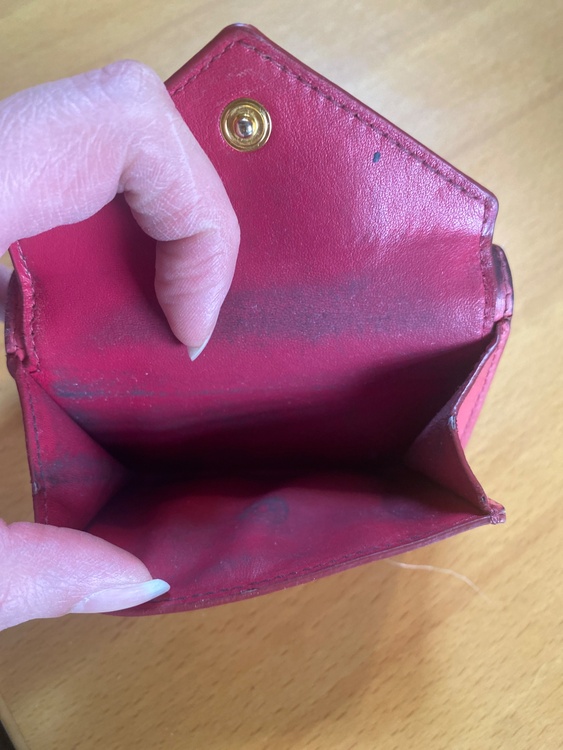 PRADA3つ折り財布（ブランド財布・小物）の商品画像 - 査定依頼日：2026年3月8日 - 最高査定価格：1,000円