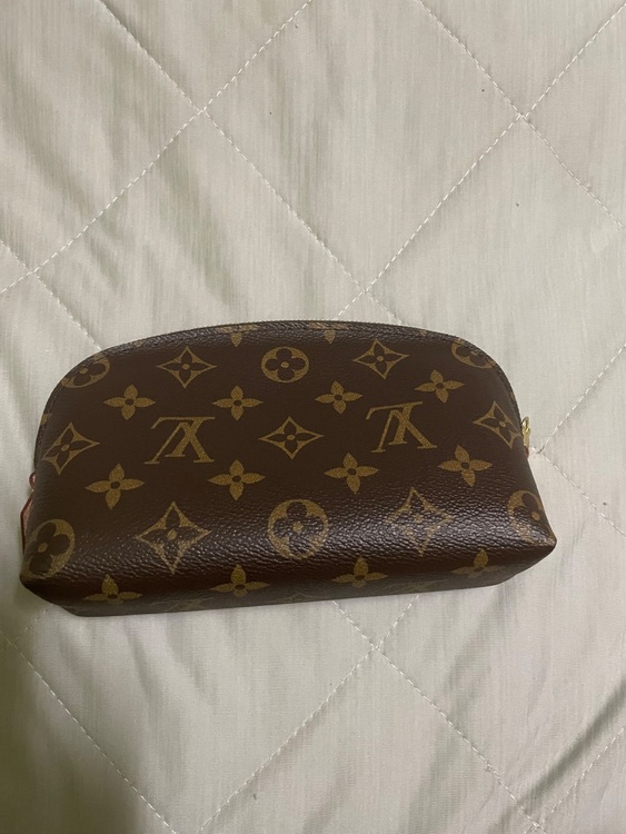 ポーチ（ブランド財布・小物）の商品画像 - 査定依頼日：2025年10月26日 - 最高査定価格：35,000円