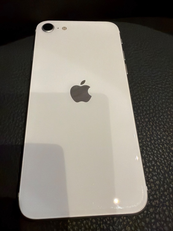 iPhoneSE（スマホ）の商品画像 - 査定依頼日：2026年7月20日 - 最高査定価格：3,500円