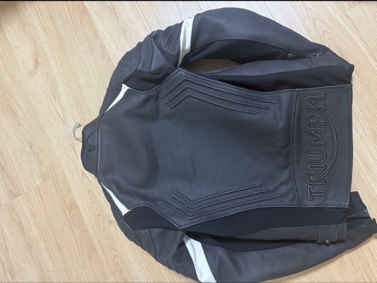 トライアンフ　レザージャケット（古着・ファッション）の商品画像 - 査定依頼日：2026年4月15日 - 最高査定価格：10,000円