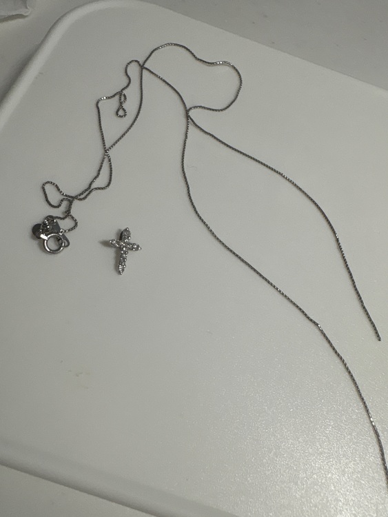 プラチナダイヤモンドネックレス（金・貴金属）の商品画像 - 査定依頼日：2025年11月15日 - 最高査定価格：15,000円