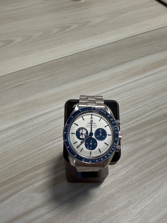 シルバー スヌーピーアワー﻿ド SPEEDMASTE﻿R 記念モデ﻿ル（高級時計）の商品画像 - 査定依頼日：2026年5月13日 - 最高査定価格：2,500,000円