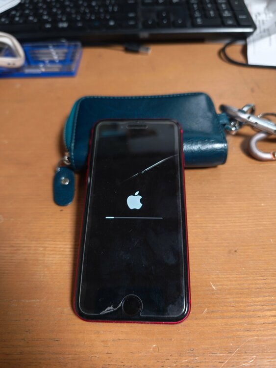 iPhone iPhone SE (第 2 世代) 128GB Softbank（スマホ）の商品画像 - 査定依頼日：2026年5月27日 - 最高査定価格：6,000円