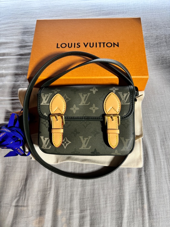 M26969　サッチェル･ウェアラブルウォレット　（ブランドバッグ）の商品画像 - 査定依頼日：2025年11月11日 - 最高査定価格：250,000円