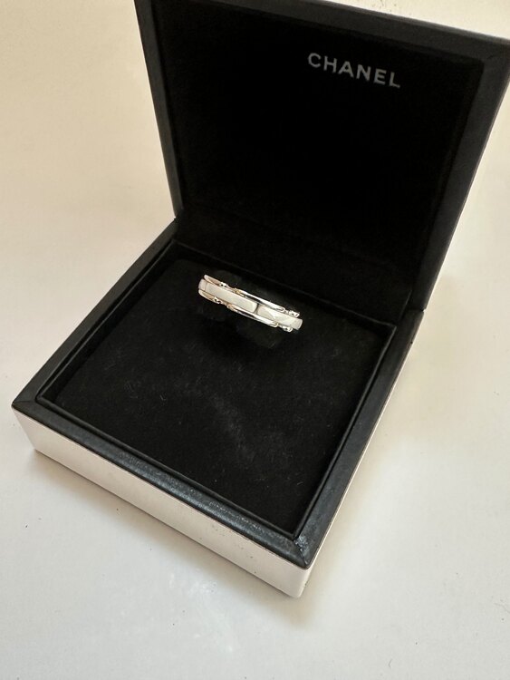シャネル　ウルトラコレクション　リング　J3091（金・貴金属）の商品画像 - 査定依頼日：2025年4月30日 - 最高査定価格：60,000円